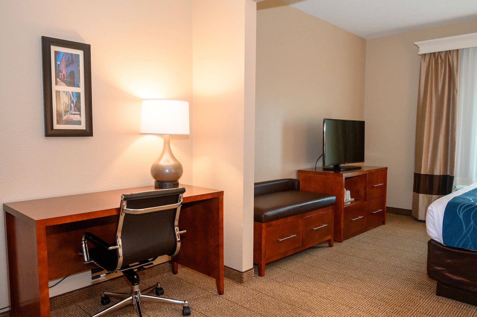 Comfort Inn & Suites Patriots Point Mount Pleasant Bagian luar foto