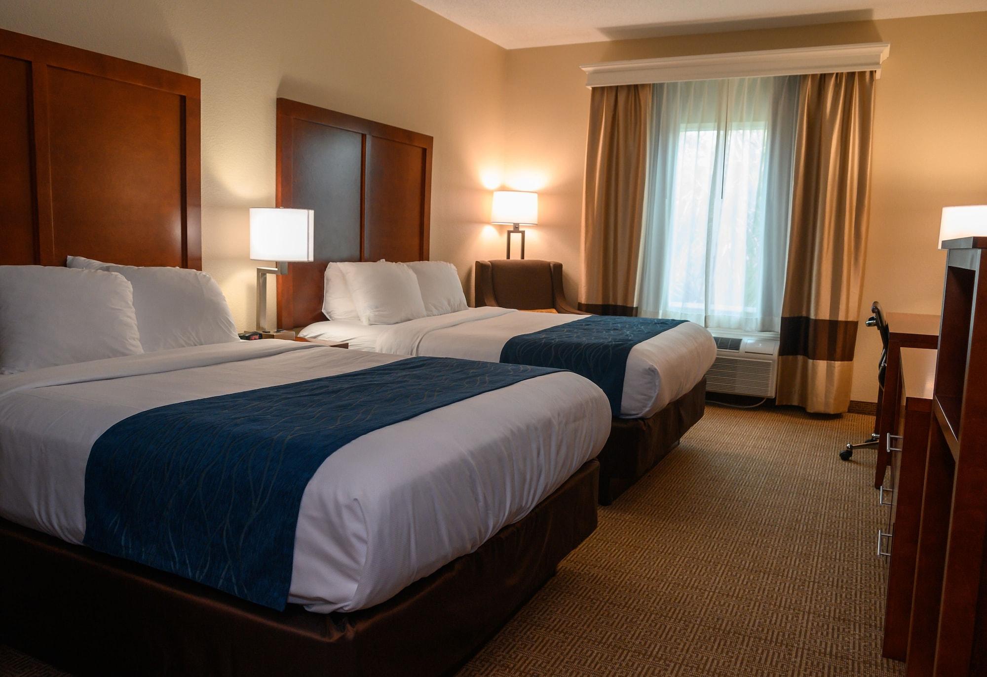 Comfort Inn & Suites Patriots Point Mount Pleasant Bagian luar foto