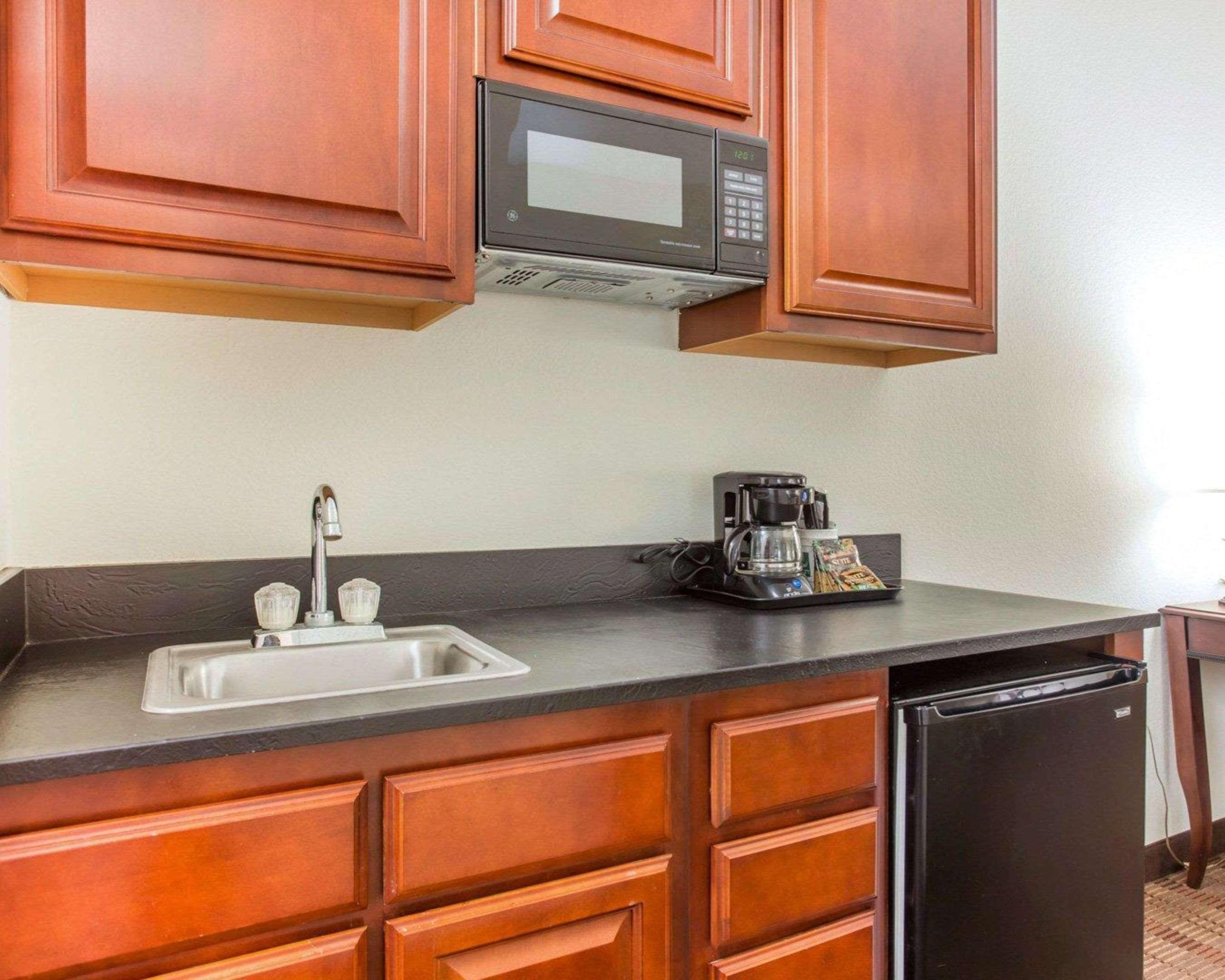 Comfort Inn & Suites Patriots Point Mount Pleasant Bagian luar foto
