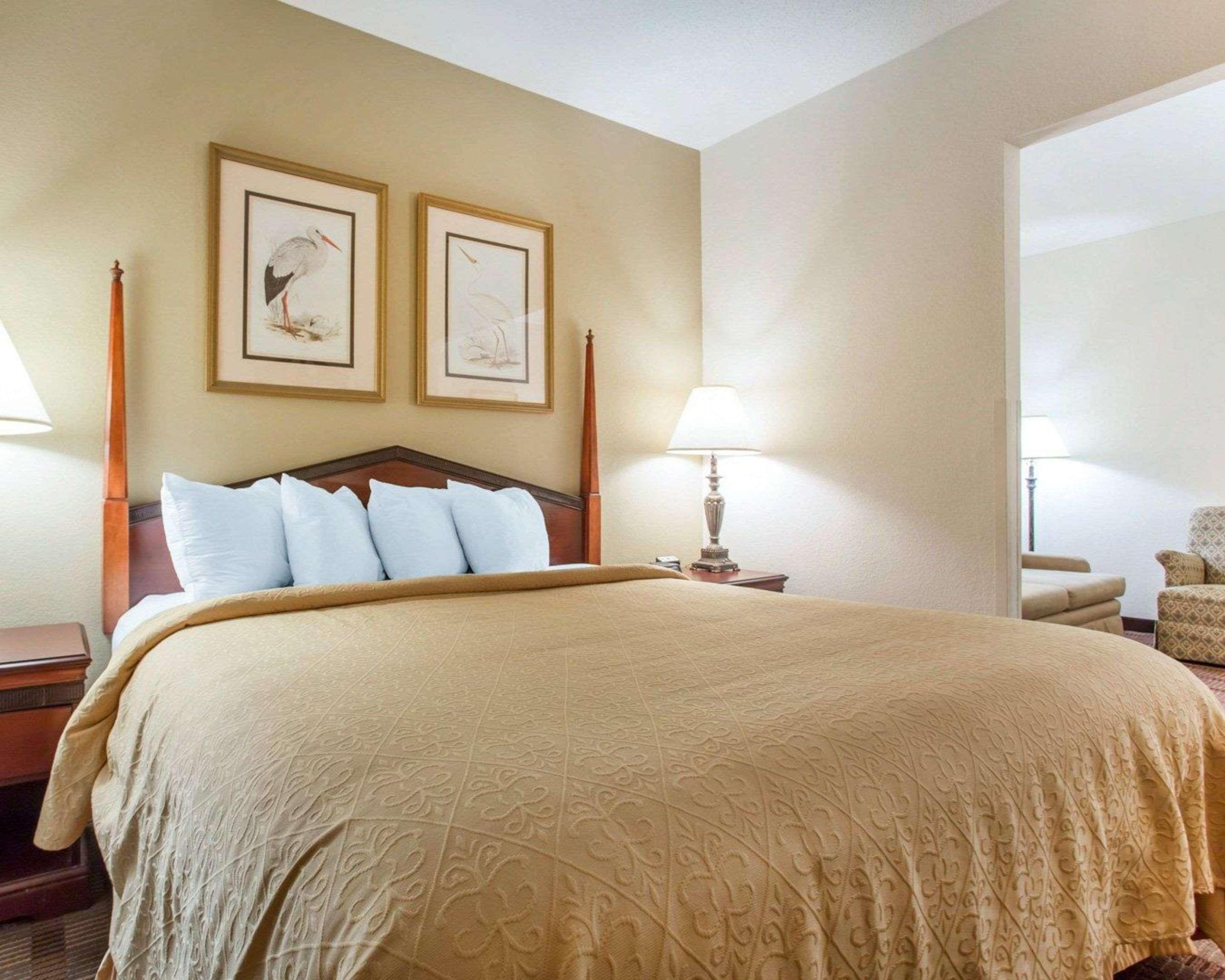Comfort Inn & Suites Patriots Point Mount Pleasant Bagian luar foto