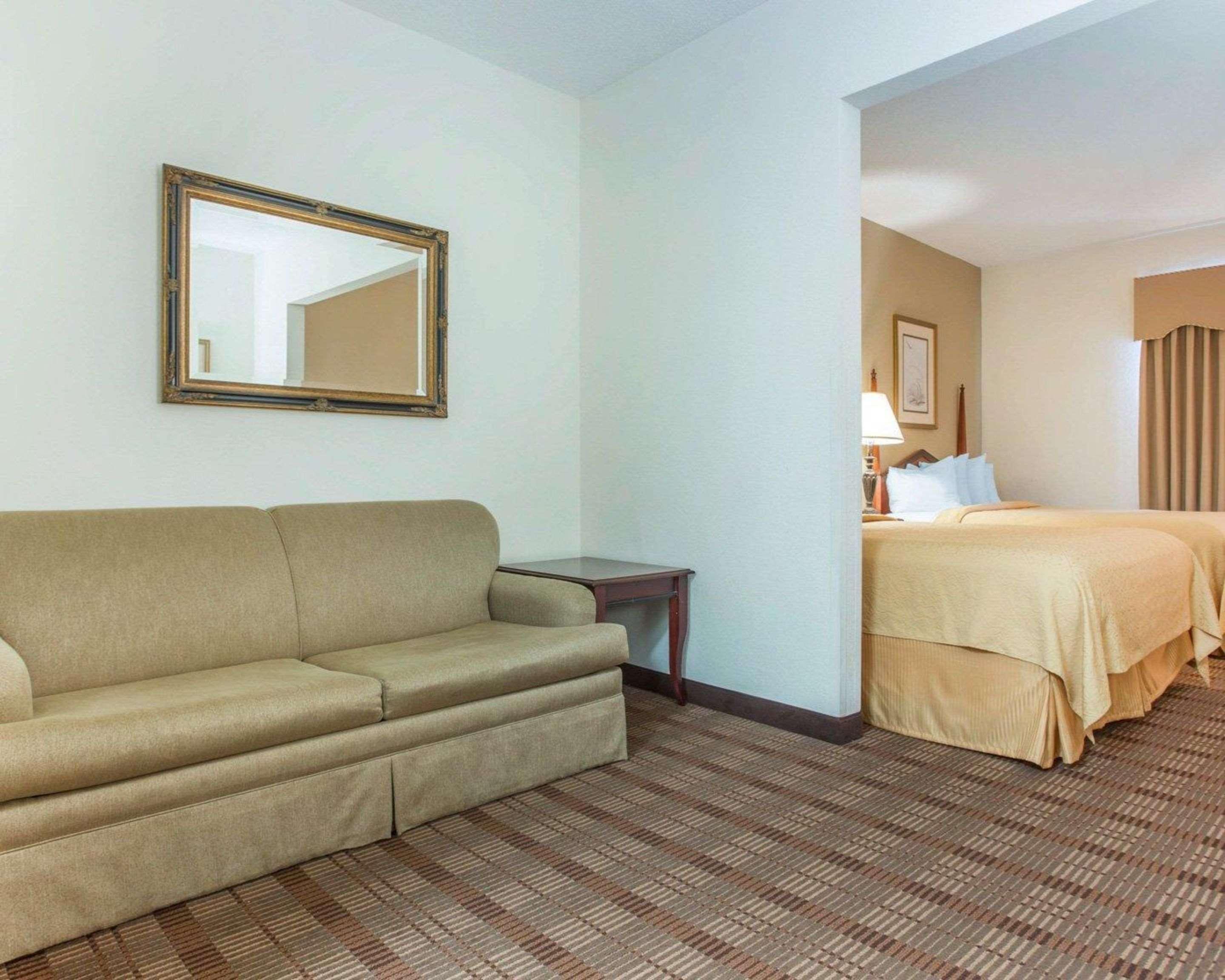 Comfort Inn & Suites Patriots Point Mount Pleasant Bagian luar foto
