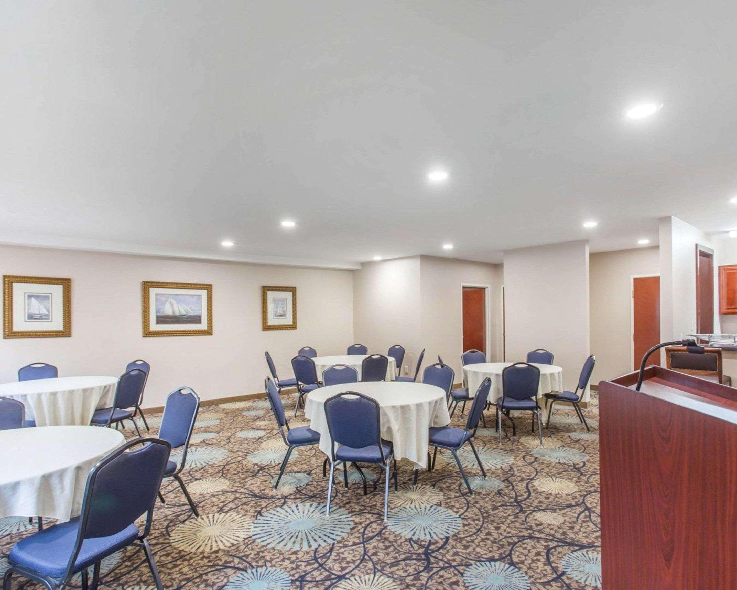 Comfort Inn & Suites Patriots Point Mount Pleasant Bagian luar foto