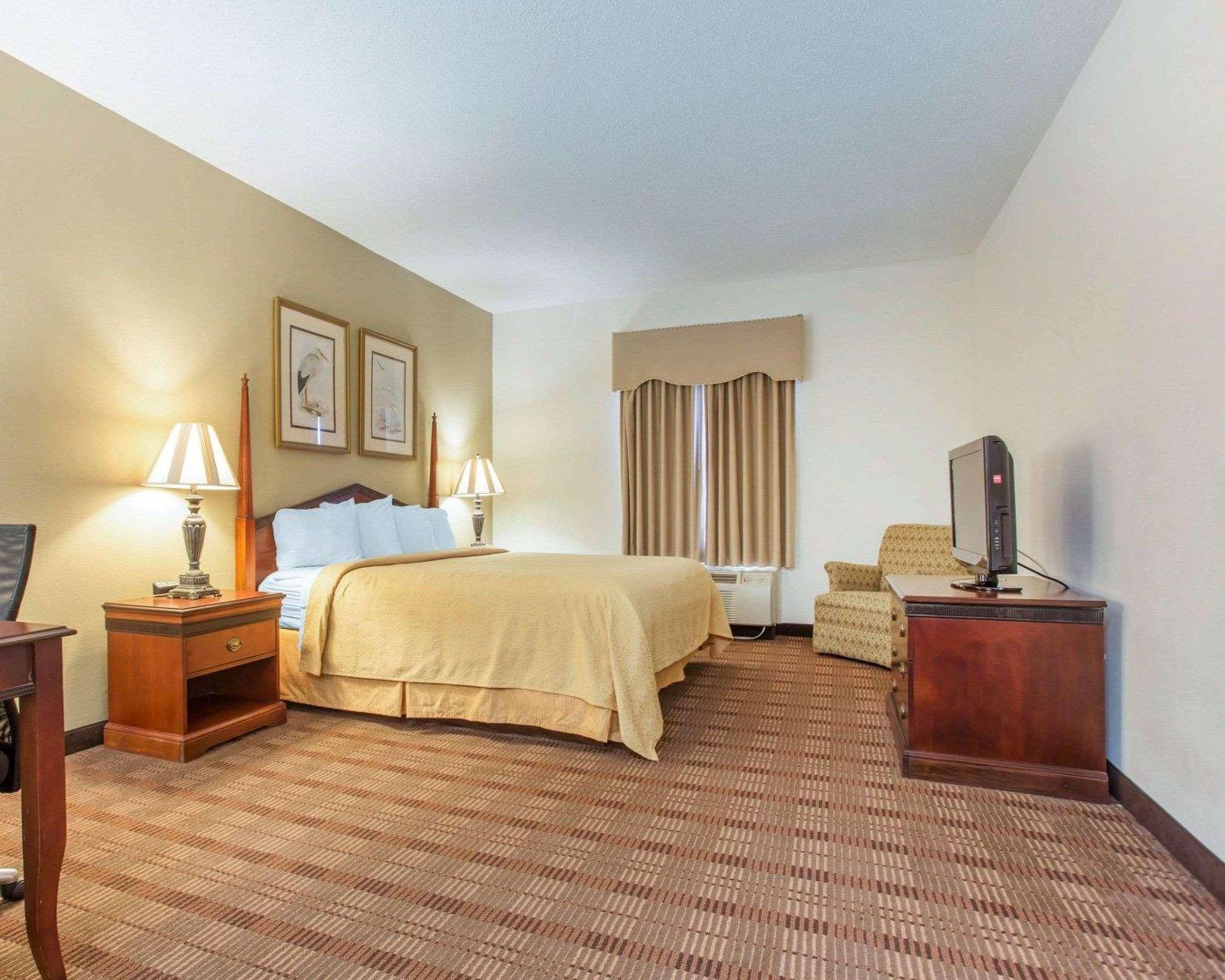 Comfort Inn & Suites Patriots Point Mount Pleasant Bagian luar foto