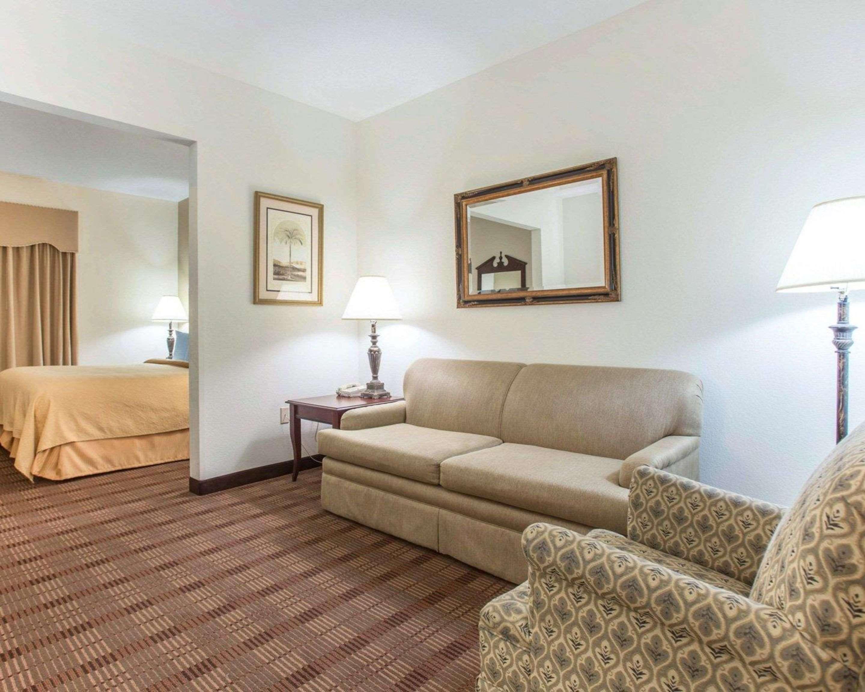 Comfort Inn & Suites Patriots Point Mount Pleasant Bagian luar foto