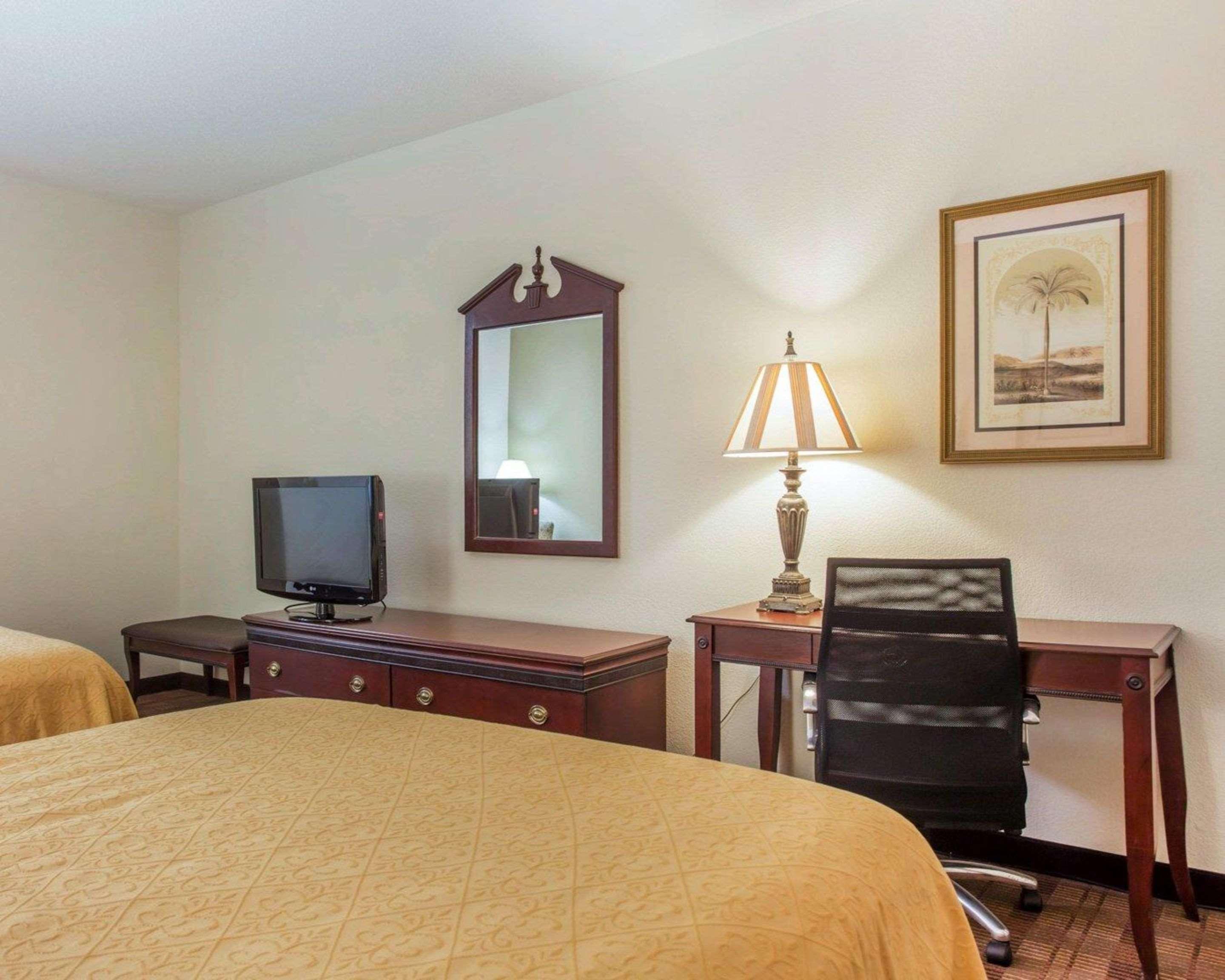 Comfort Inn & Suites Patriots Point Mount Pleasant Bagian luar foto