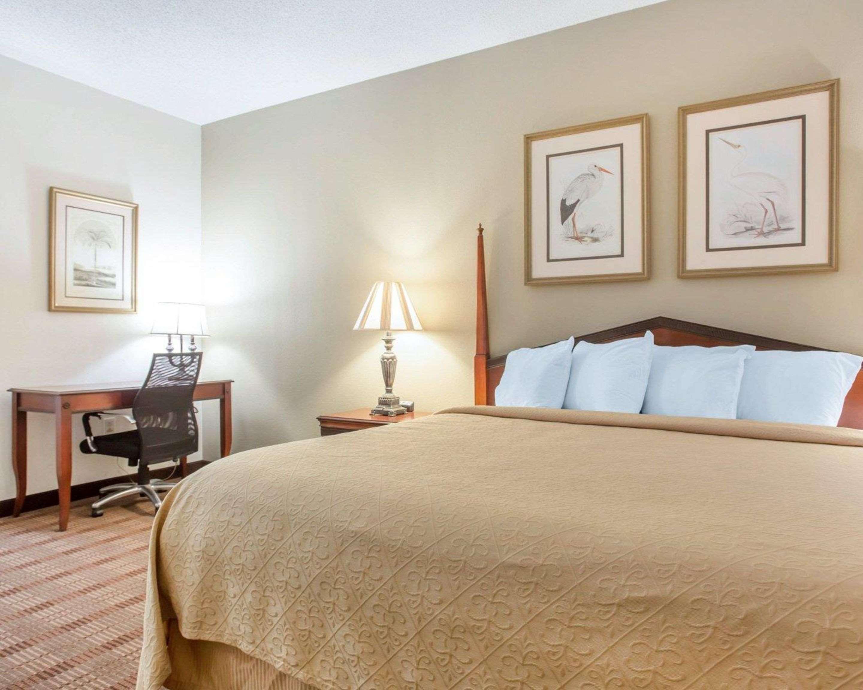 Comfort Inn & Suites Patriots Point Mount Pleasant Bagian luar foto