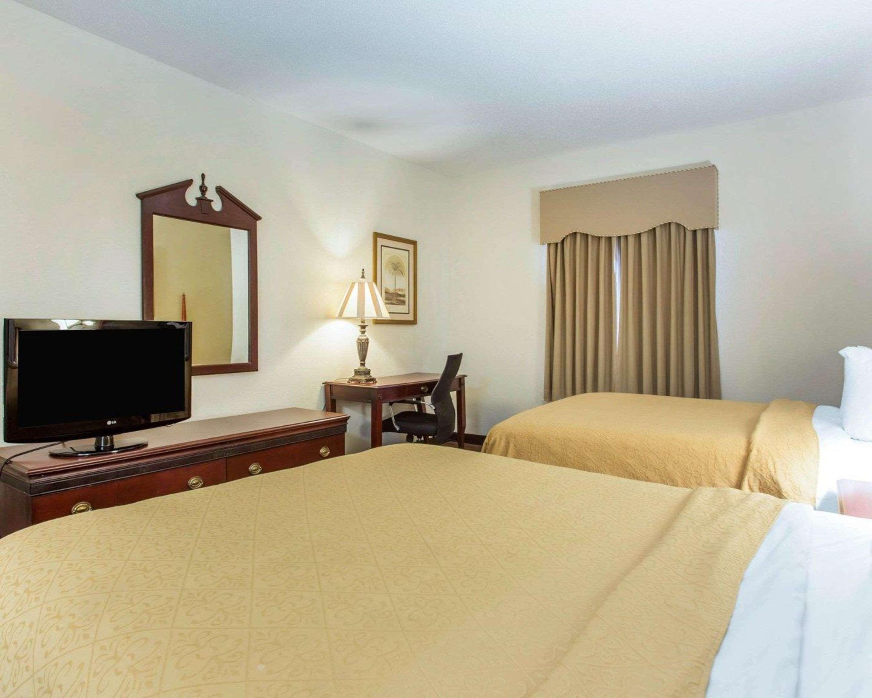 Comfort Inn & Suites Patriots Point Mount Pleasant Bagian luar foto