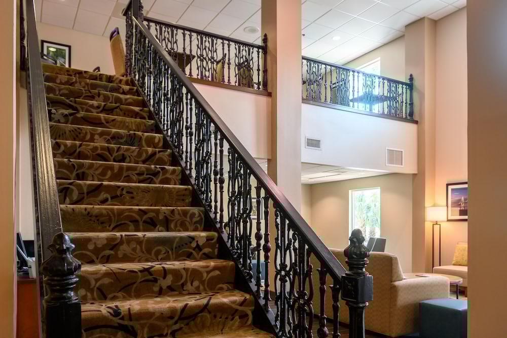 Comfort Inn & Suites Patriots Point Mount Pleasant Bagian luar foto