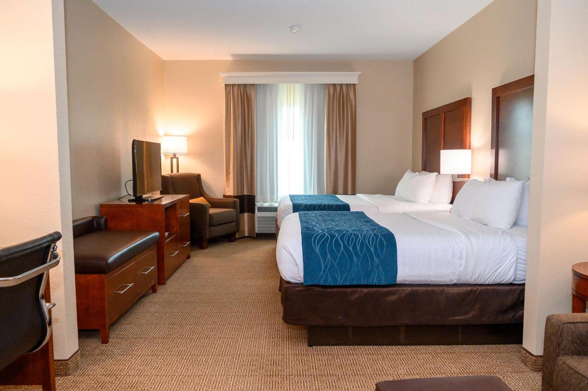 Comfort Inn & Suites Patriots Point Mount Pleasant Bagian luar foto