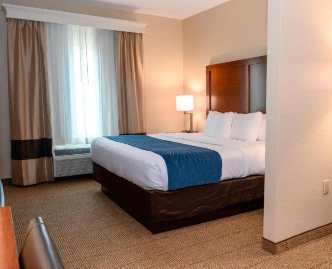 Comfort Inn & Suites Patriots Point Mount Pleasant Bagian luar foto