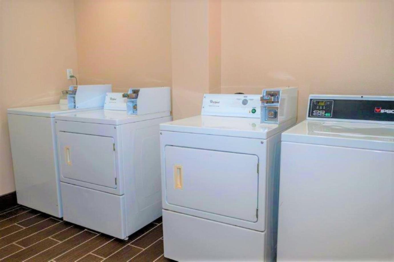 Comfort Inn & Suites Patriots Point Mount Pleasant Bagian luar foto