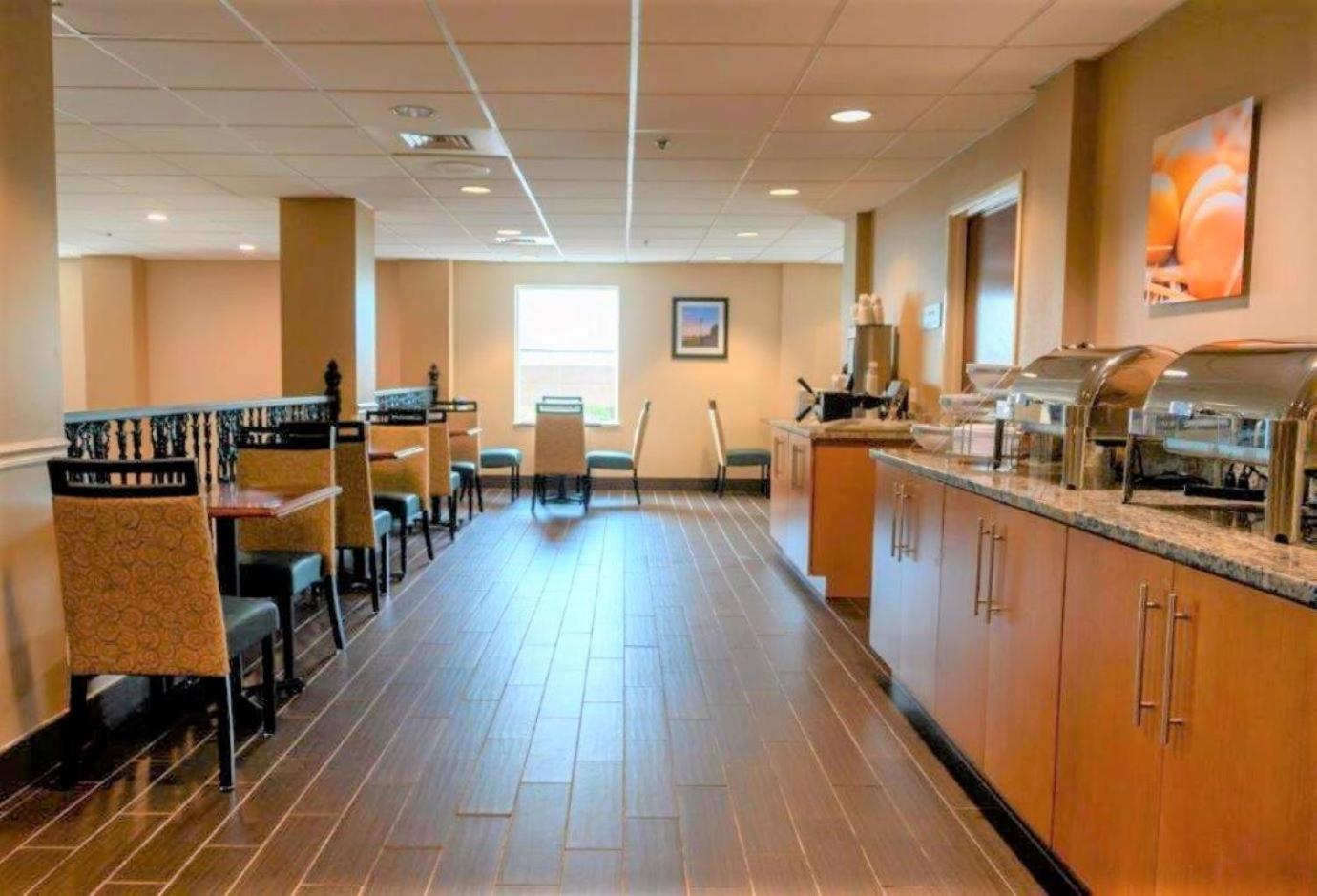 Comfort Inn & Suites Patriots Point Mount Pleasant Bagian luar foto