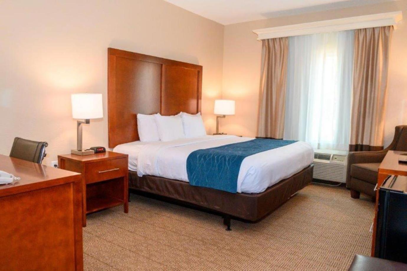 Comfort Inn & Suites Patriots Point Mount Pleasant Bagian luar foto
