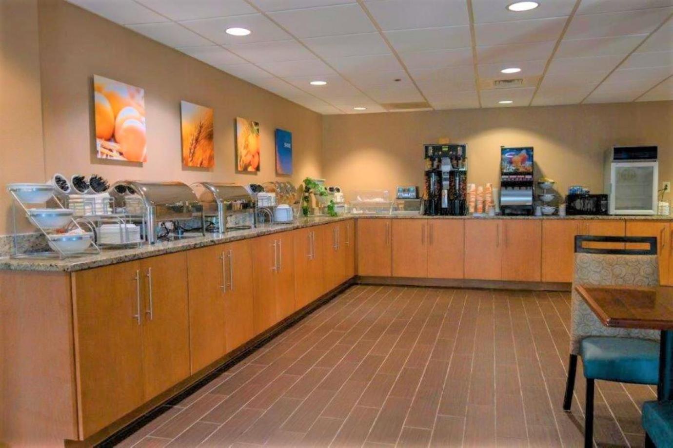 Comfort Inn & Suites Patriots Point Mount Pleasant Bagian luar foto