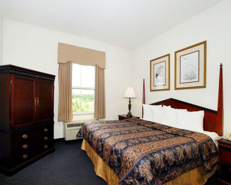 Comfort Inn & Suites Patriots Point Mount Pleasant Bagian luar foto