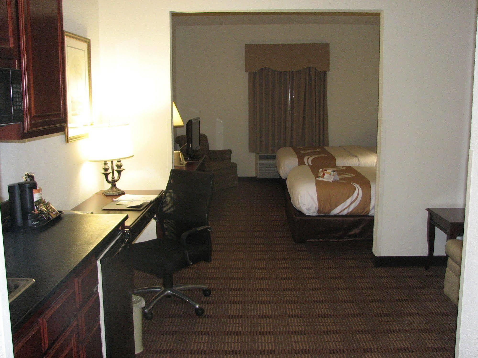 Comfort Inn & Suites Patriots Point Mount Pleasant Bagian luar foto